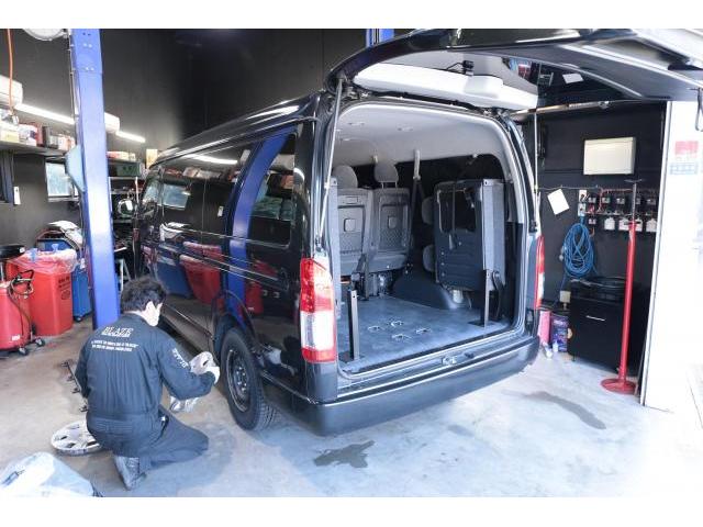 TOYOTA　ハイエース　ワゴン　GL  TRH214W　スタッドレスタイヤ　組み替え　冬タイヤ　冬準備　株式会社BLAZE