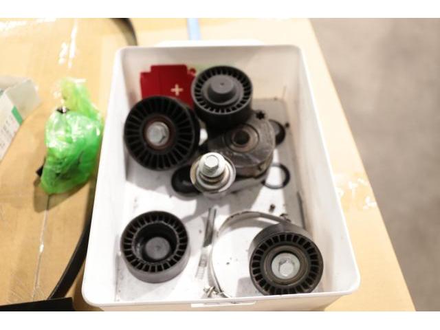 ジャガー　JAGUAR　Fペイス　オルタネーター発電不良　プーリー　破損　交換　バッテリー　交換　ピストンクーリングオイルジェットソレノイド　交換　群馬　高崎