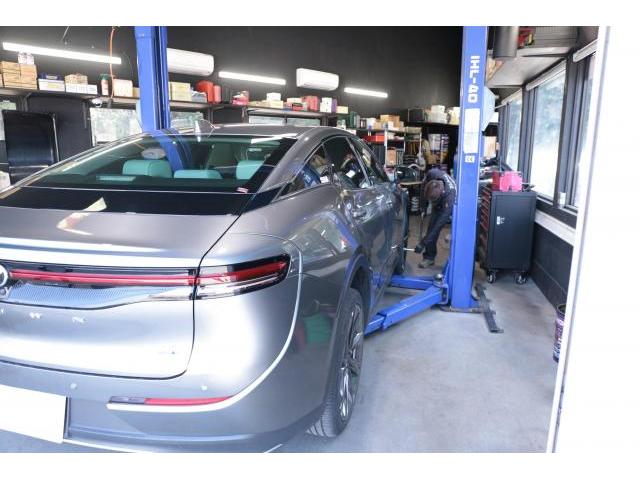 TOYOTA　クラウンクロスオーバー　緊急ピットイン　パンク修理不能　夏タイヤセット交換　レッカー搬入　群馬県高崎市　株式会社BLAZE