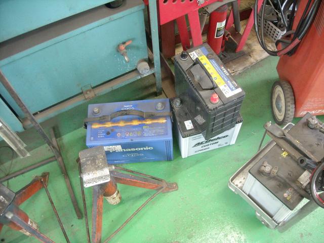 トヨタ　オーリス　バッテリー交換