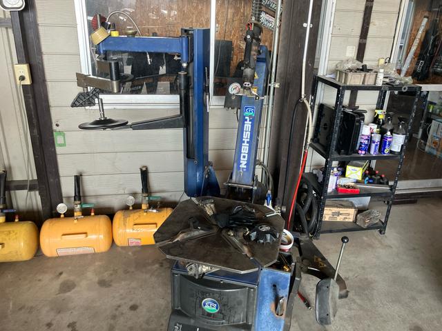 タイヤチェンジャ―完備