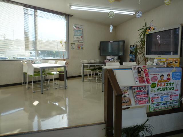 (株)ナオイオート サンキュッパ戸頭店(2枚目)