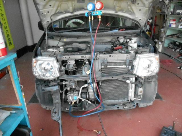 エアコン、低圧ホースとコンデンサー交換