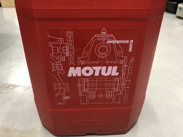 Jeep Wrangler Unlimited Sahara JL36L（ジープラングラー アンリミテッド サハラ）エンジンオイル交換 MOTUL 300V 0W-20 アメ車 輸入車 土浦 牛久 つくば かすみがうら 龍ヶ崎 稲敷 