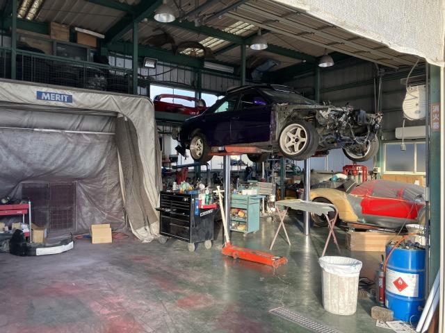 鈑金ブースも完備しております！販売～販売後のアフターフォローまで全てお任せください！