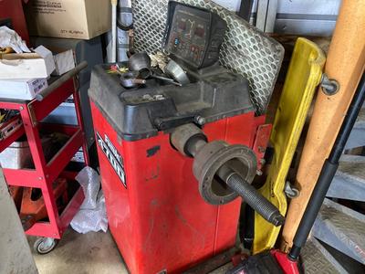 タイヤ組み換えバランス調整もお任せ