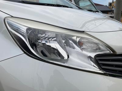 ヘッドライトクリーニングもお任せください