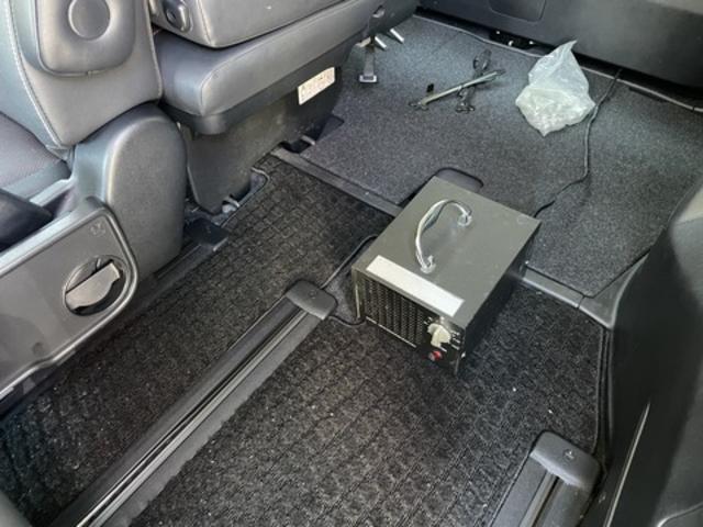 【作業メニュー：猫のおしっこの悪臭を除去！「車のクリーニング＆消臭・除菌施工」　トヨタ　エスクァイア（ZWR80G）】～栃木県鹿沼市・宇都宮市「ガレージ　シースワロー」～