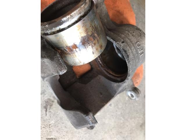 【作業メニュー：「ブレーキパッド・キャリパーインナーキット交換　フィットRS（GK5）】～栃木県鹿沼市・宇都宮市「ガレージ　シースワロー」～