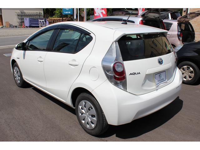 【作業メニュー：「外装の鏡面磨き・内装クリーニング」トヨタ　アクア（NHP10）】～栃木県宇都宮市・鹿沼市ガレージ　シースワロー～