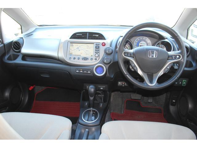 【作業メニュー:「外装の鏡面磨き・内装クリーニング」ホンダ フィットHV(GP1)】~栃木県宇都宮市・鹿沼市ガレージ シースワロー~