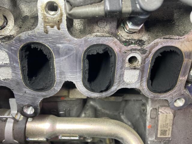 ＣＸ－５　EGR流量不足　チェックランプ点灯　煤、カーボン洗浄