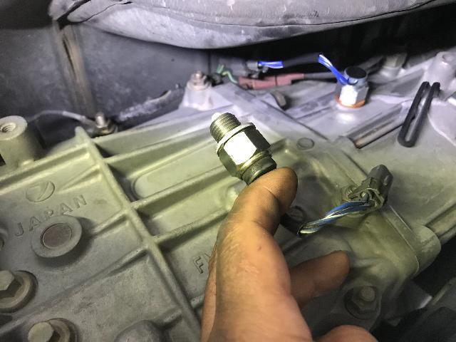 スバル レガシィB4 バックスイッチ交換 バックカメラ映らない バックランプつかない