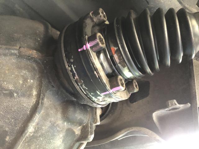 群馬県伊勢崎市市場町よりお越しのN様のマーク2 GH-JZX110
足回りの交換依頼