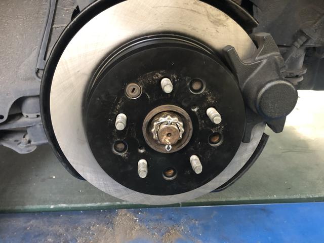 群馬県伊勢崎市市場町よりお越しのN様のマーク2 GH-JZX110
足回りの交換依頼