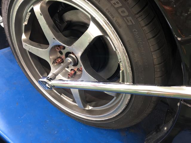 群馬県伊勢崎市市場町よりお越しのN様のマーク2 GH-JZX110
足回りの交換依頼