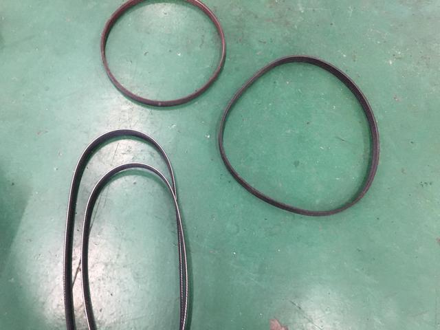 前橋市の企業様からのご依頼でオイル交換とベルトの交換を承りました