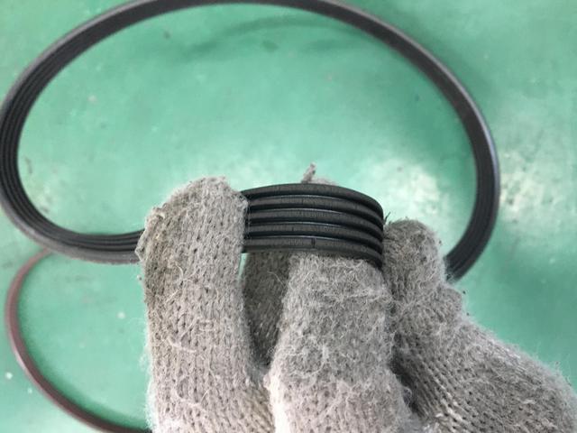 前橋市の企業様からのご依頼でオイル交換とベルトの交換を承りました