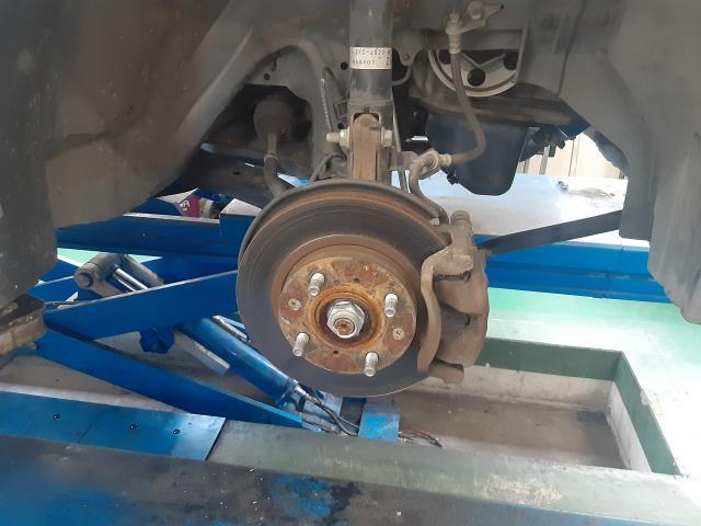 伊勢崎からお越しのお客様ホンダゼストのフロントブレーキパット交換を承りました