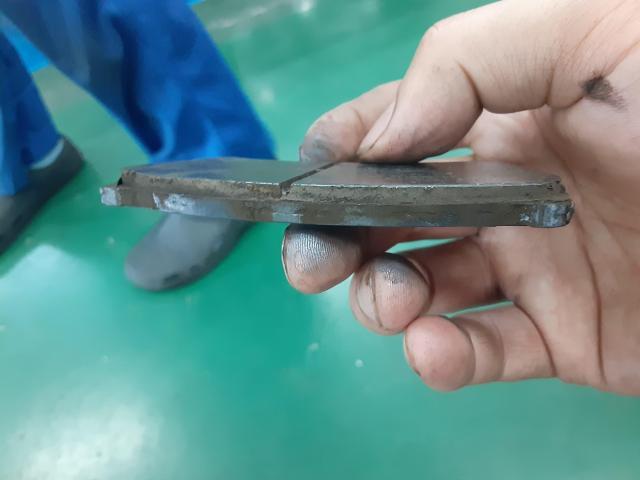 伊勢崎からお越しのお客様ホンダゼストのフロントブレーキパット交換を承りました