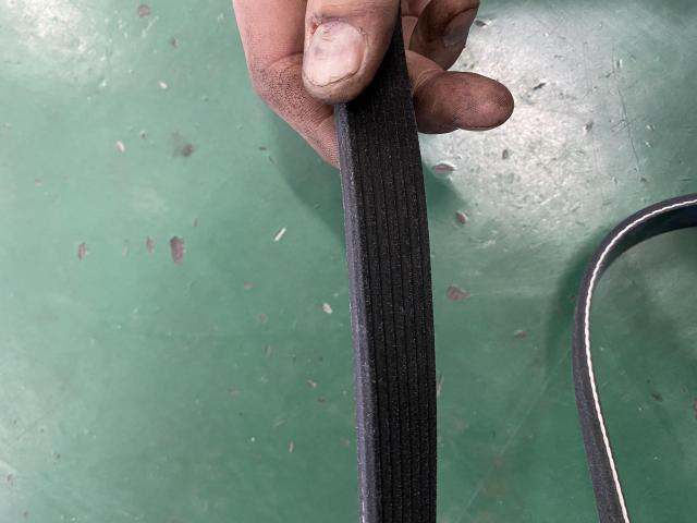 ジュークのファンベルトを交換しました！