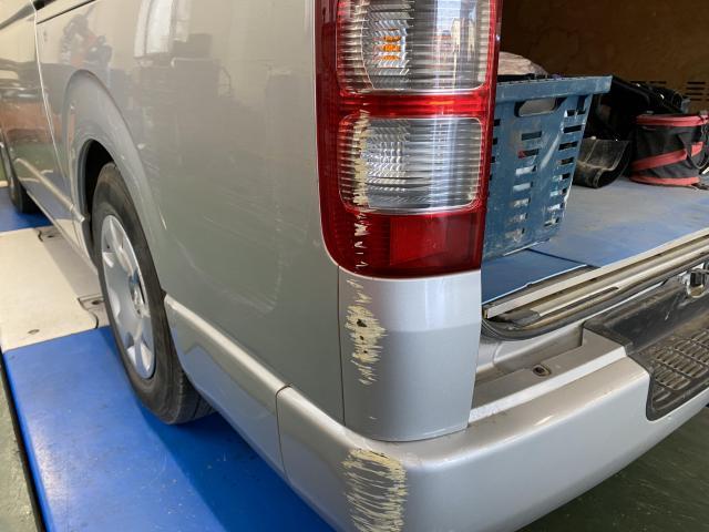 ハイエースのリアバンパーを交換しました！