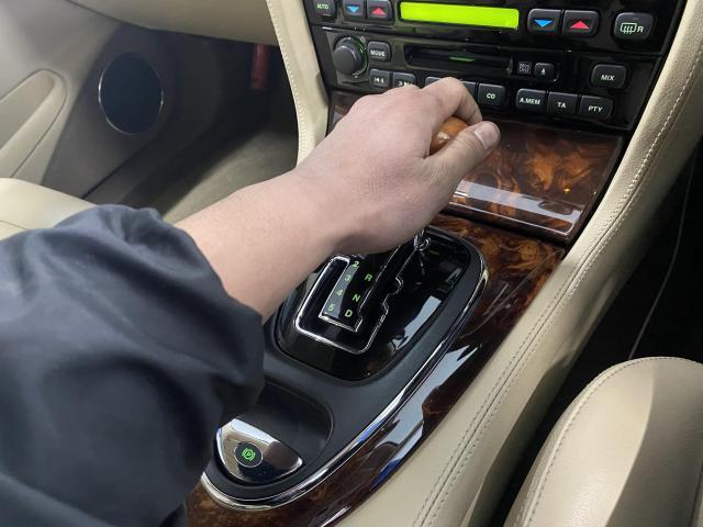 ジャガーのATオイルパンを交換しました