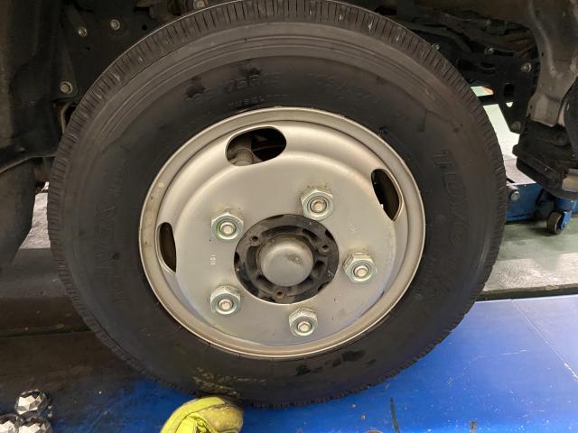 デュトロのフロントタイヤを交換しました