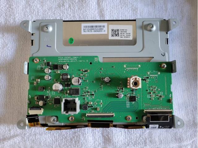 Jeep・チェロキー　ナビ液晶タッチ不良　気泡入り　ゴーストタッチ