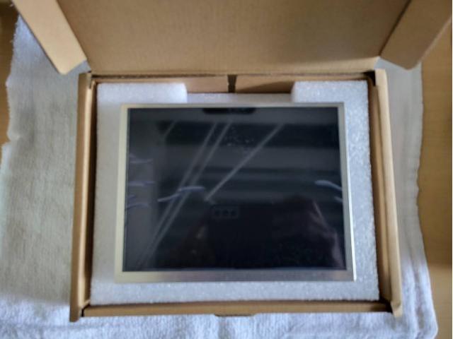 Jeep・チェロキー　ナビ液晶タッチ不良　気泡入り　ゴーストタッチ