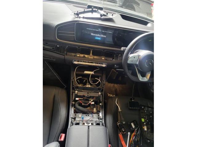 ベンツ・GLE400　ドライブレコーダー前後取り付け