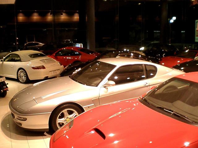 スタッフ紹介1