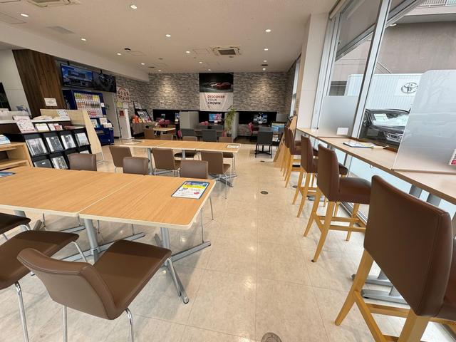 トヨタモビリティ東京(株)U-Car足立島根店(4枚目)