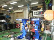 国家認証整備工場完備。４基のリフト等、豊富な機器で診断・整備いたします。