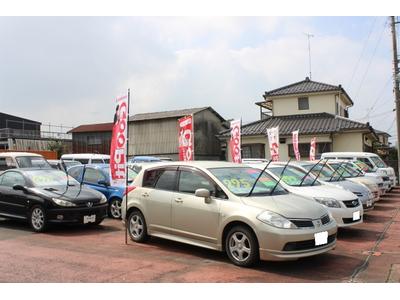 人気の中古車も展示しております！