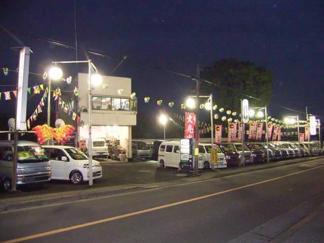 照明を付けて明るくお出迎えします！夜７時３０分まで営業☆