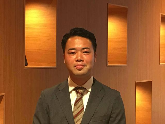 スタッフ紹介1