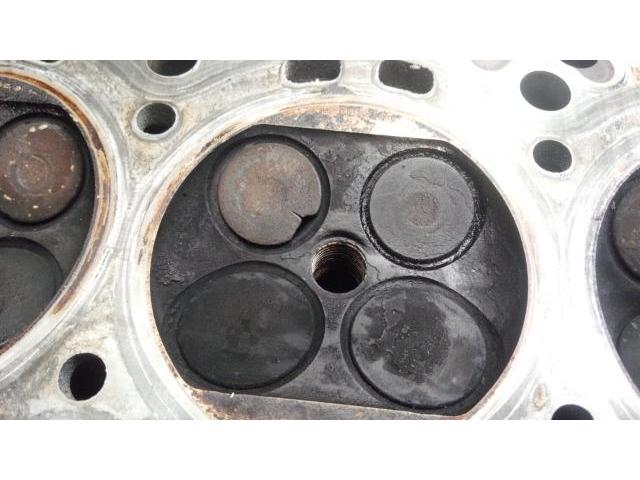 ジムニー JA22 K6A 圧縮不良 排気バルブ燃失 エンジンヘッド ジムニー JA22 K6A 圧縮不良 排気バルブ燃失 エンジンヘッド