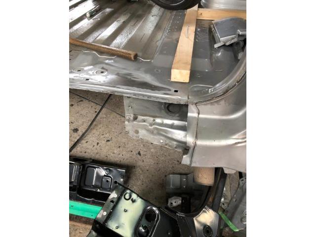 ハイエース　バックドア交換塗装　事故修理　横浜市鶴見区　自動車車体整備組合 認証工場