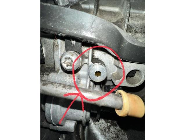 ポルシェ　９１１　991　PDK修理　シャフトシール　ブリーザーバルブオイル漏れ　内部オイル漏れ　分解修理