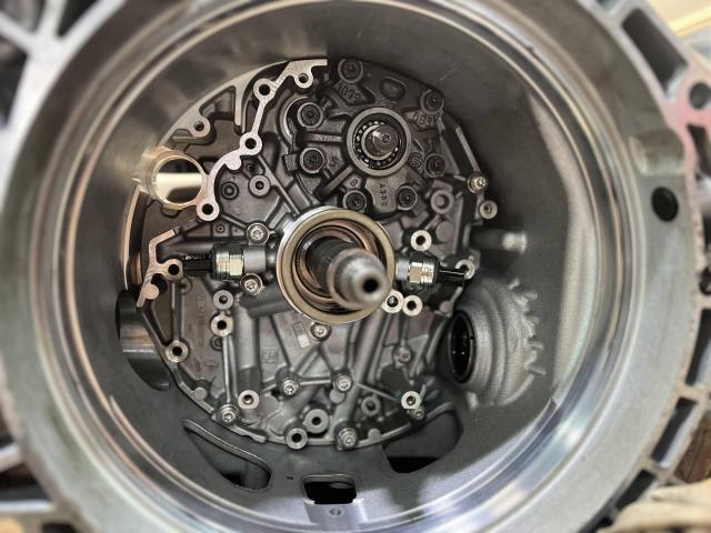 ポルシェ　９１１　991　PDK修理　シャフトシール　ブリーザーバルブオイル漏れ　内部オイル漏れ　分解修理