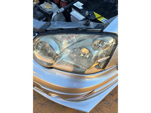 スバル　インプレッサ　ヘッドライトクリーニング