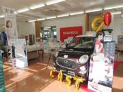 店内には、新型車の「キャスト・スタイル」を展示中です！