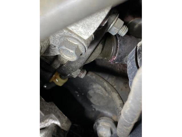 トヨタ　　ハイエースバン　ウォーターバイパスパイプ