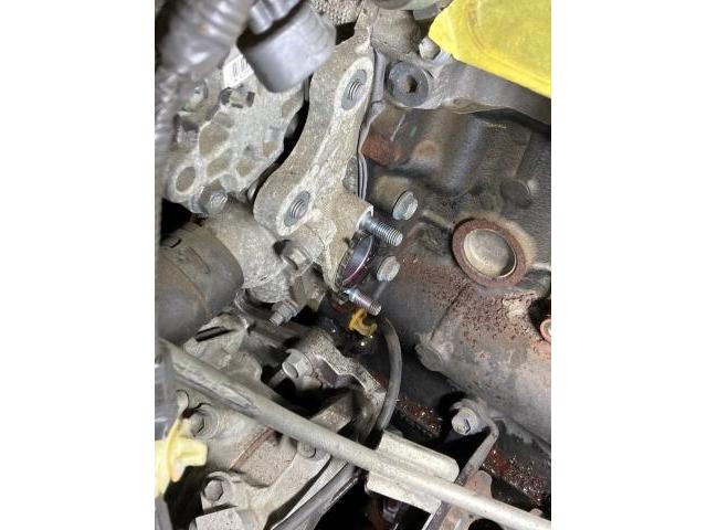 トヨタ　　ハイエースバン　ウォーターバイパスパイプ