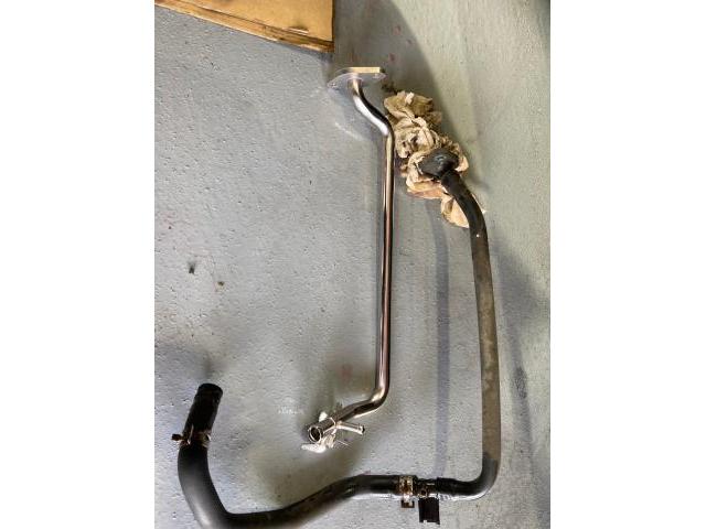 トヨタ　　ハイエースバン　ウォーターバイパスパイプ