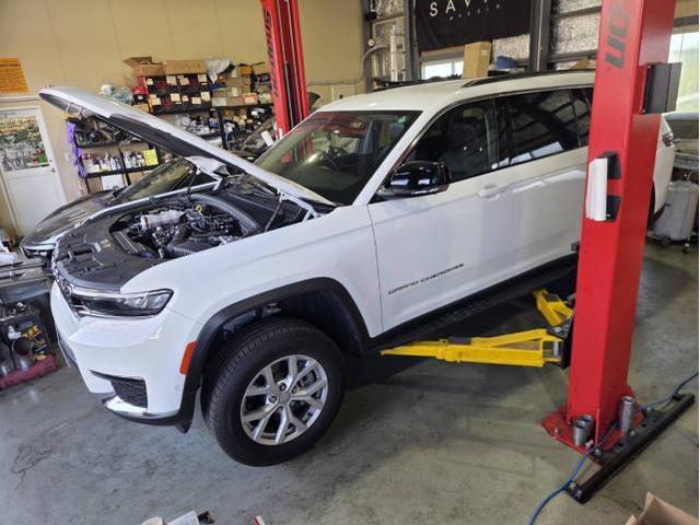 クライスラー・ジープ　ジープ・グランドチェロキーＬ　ダウンサス取付！