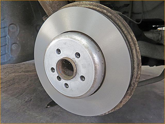 BMW 5シリーズ　530I ローター 研磨とブレーキパッド交換