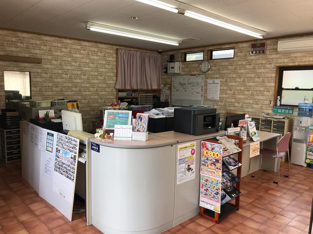 高島モータース　店内