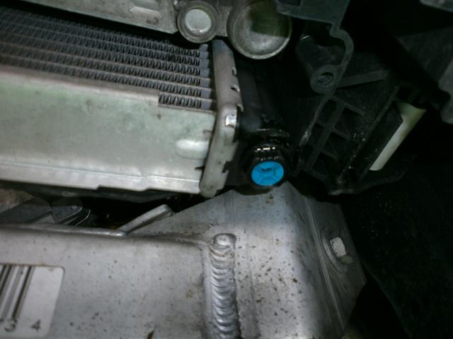 BMW　1シリーズ　E87　ラジエター冷却水漏れ修理　松戸市　